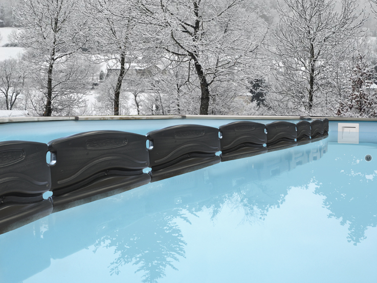 Should you empty your pool in winter?
